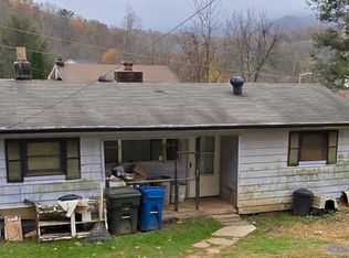 189 Craven Rd, Waynesville, NC 28786