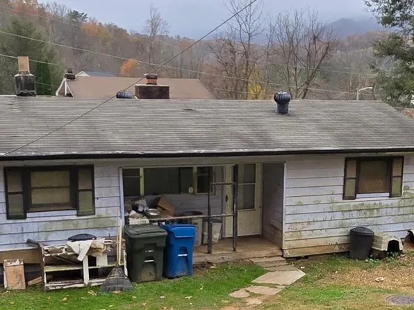 189 Craven Rd, Waynesville, NC 28786