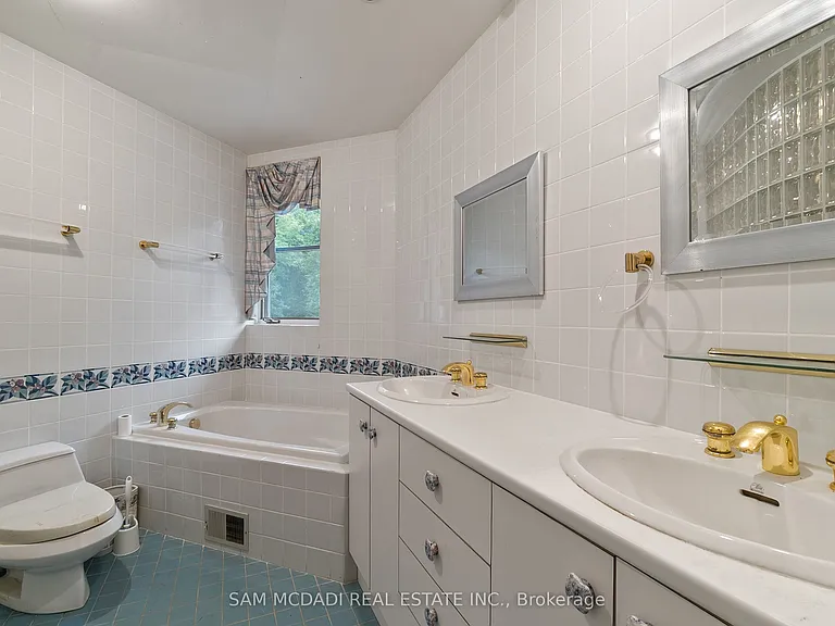 9 Flaherty Ln — Photo 30