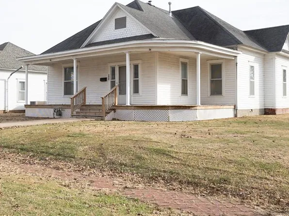 803 E 6th St, Cherryvale, KS 67335