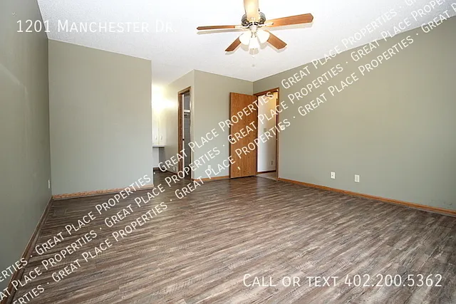 1201 Manchester Dr — Photo 33