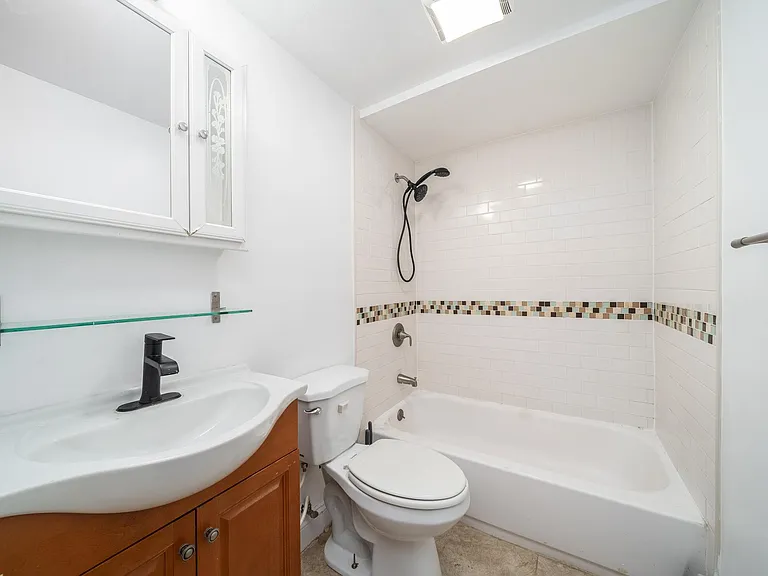 199 Bay St #1 — Photo 8