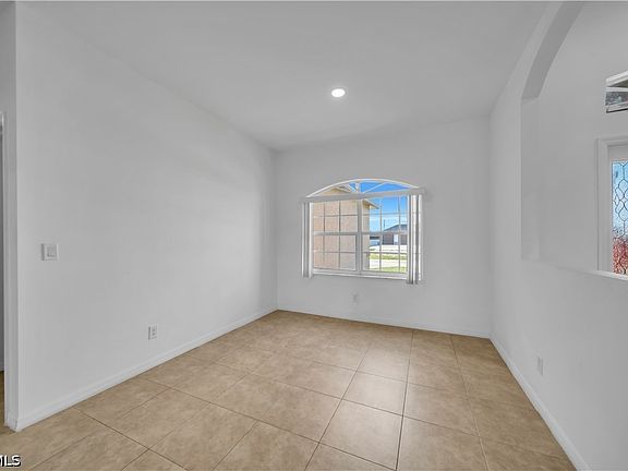 5th image of 21 Kismet Pkwy E