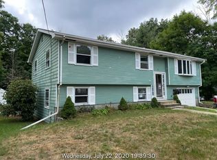 17 Bradford Ct, West Warwick, RI 02893