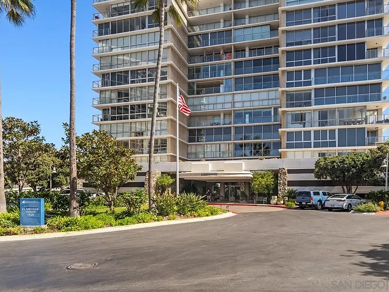 1820 Avenida Del Mundo #1605 — Photo 44
