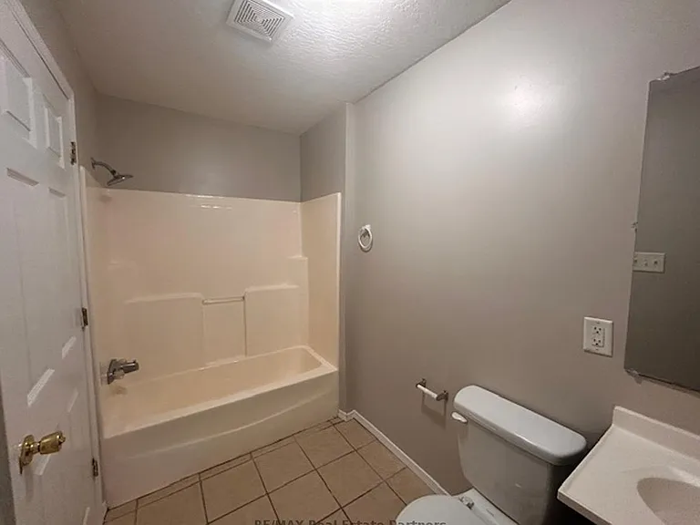 28 Bentley Brooke Ln — Photo 12