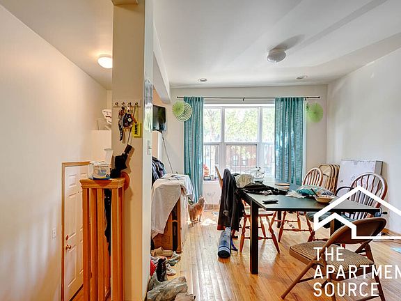 4th image of 1446 N Leavitt St APT 1F