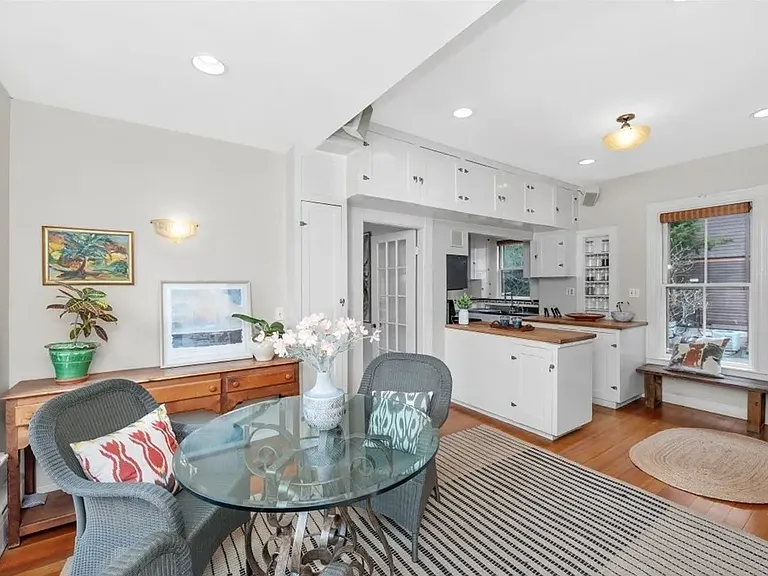 284 Lake Ave — Photo 17