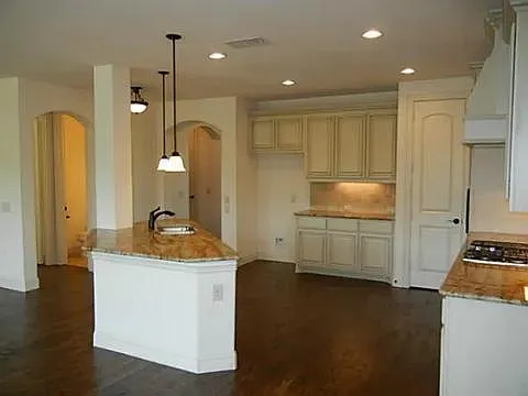 2320 Lynbridge Cir — Photo 9