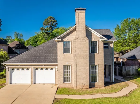 167 Calais Dr, Maumelle, AR 72113