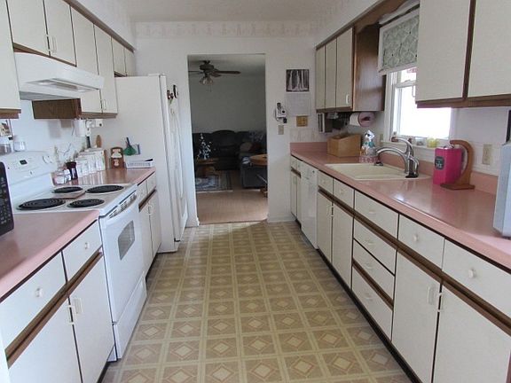 5th image of 285 Dogwood Dr