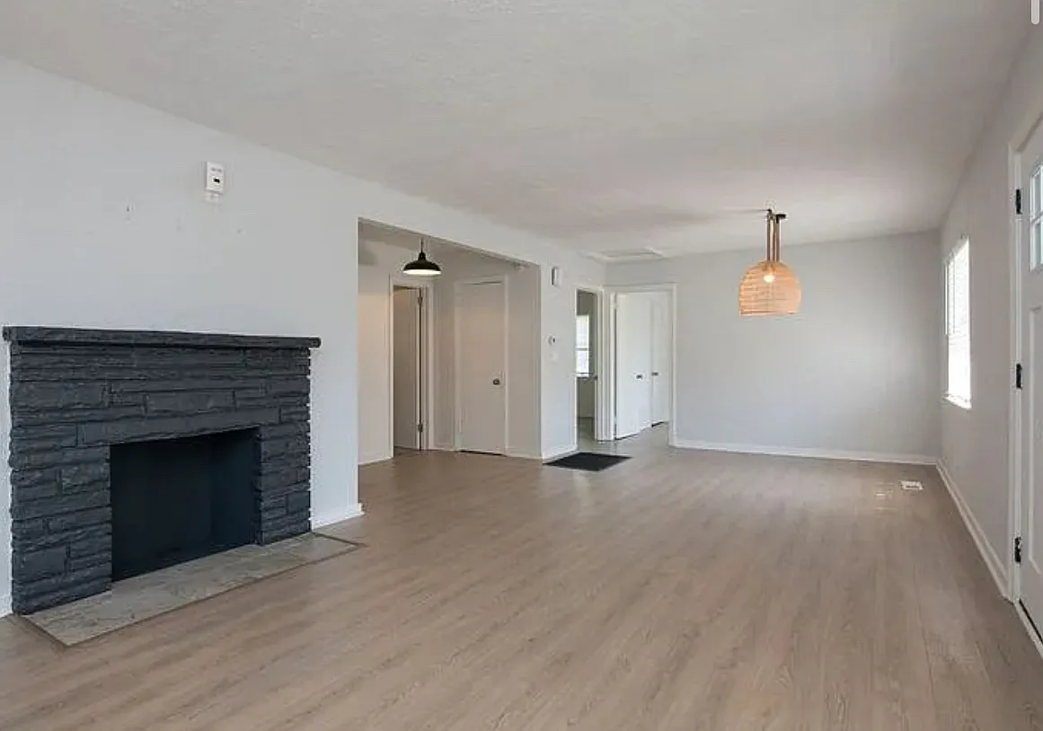 3 bed, 1146 sqft, $1,800 — Photo 4