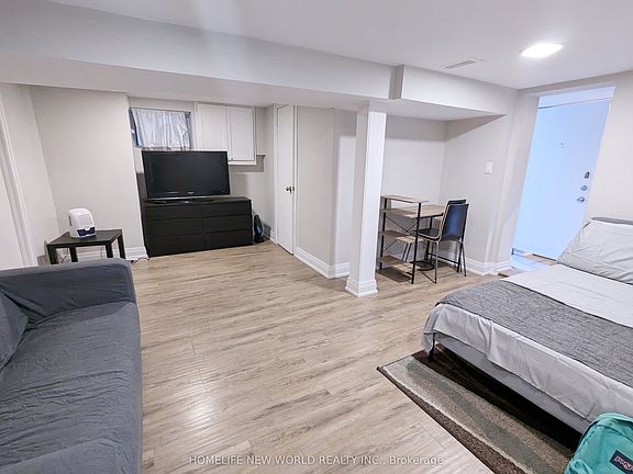4th image of 276 Montrose Ave #Basement
