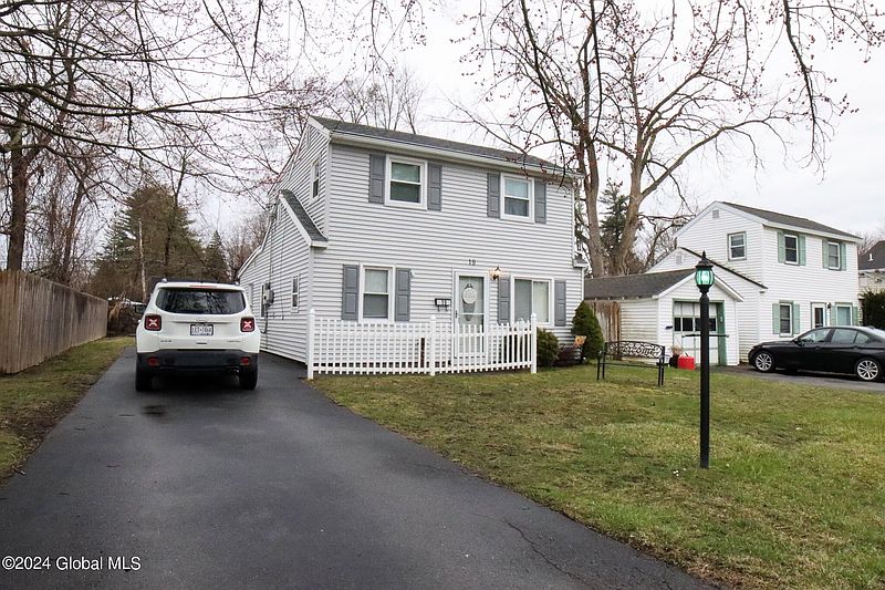 2nd image of 19 Stewart Street