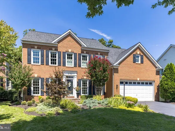 8192 Tillinghast Ln, Gainesville, VA 20155
