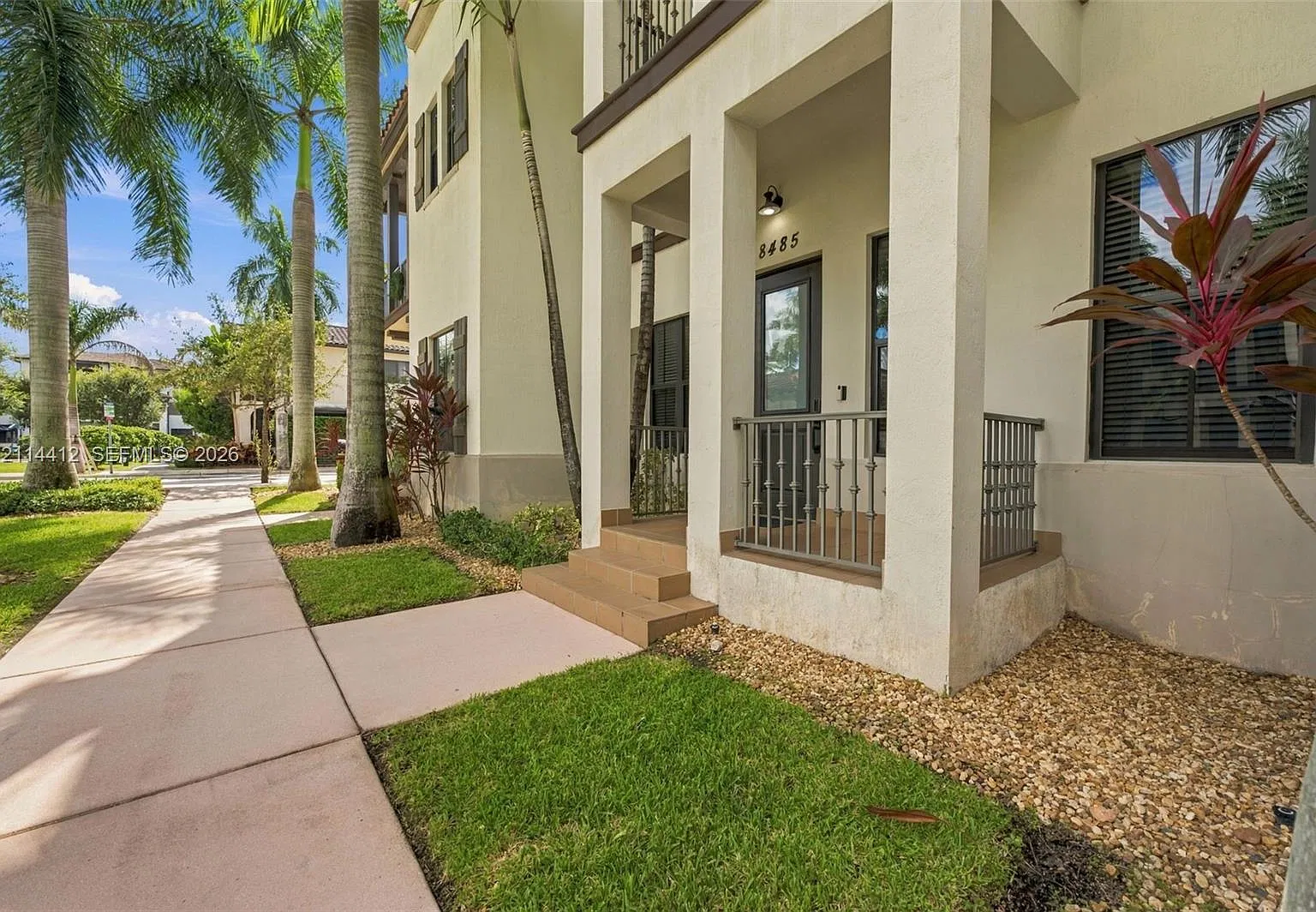 Downtown Doral Dutcher — Photo 3
