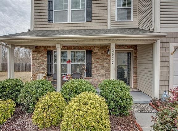 4th image of 2072 Lake Vista Dr