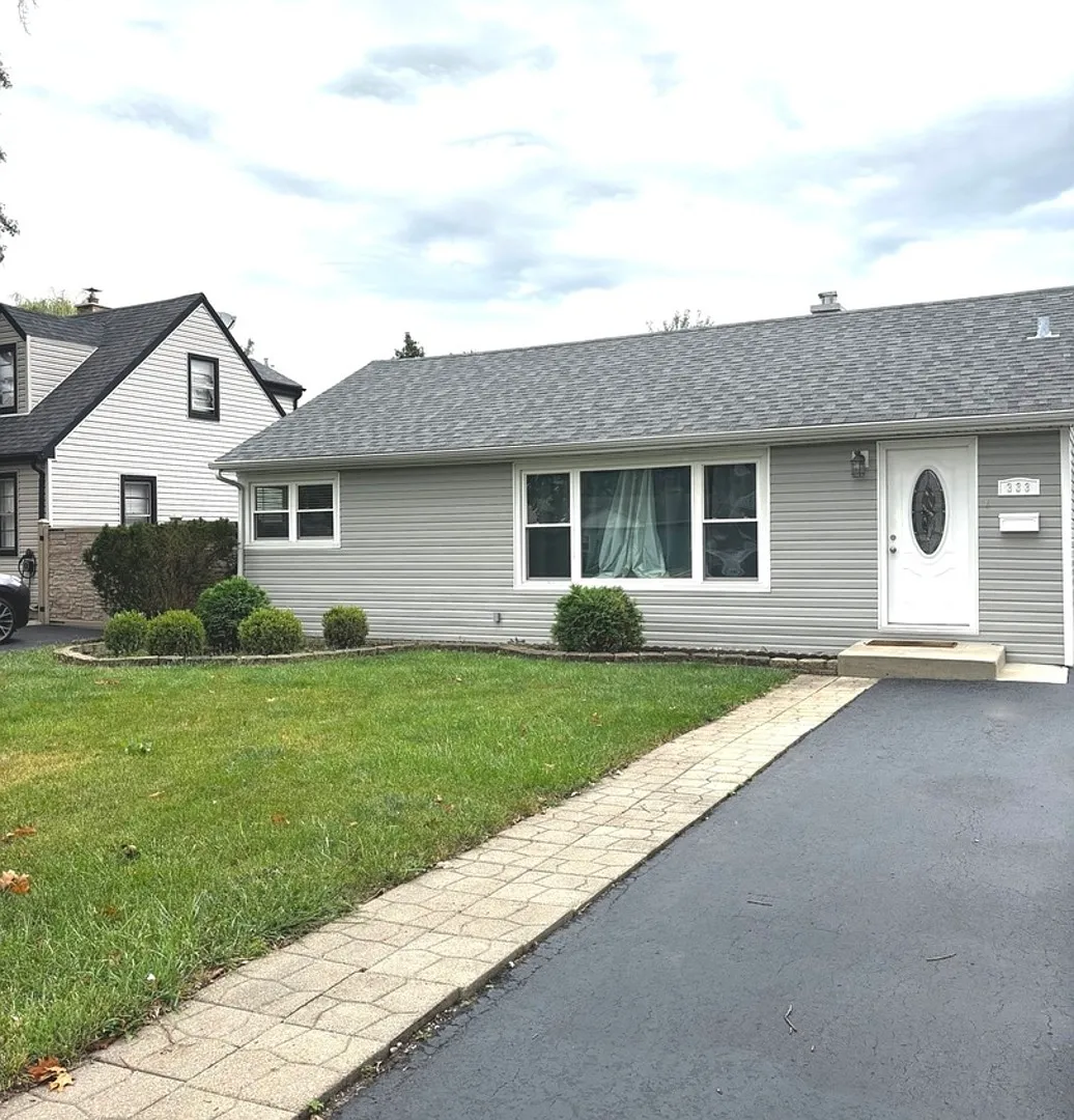 3 bed, 1200 sqft, $2,500 — Photo 2