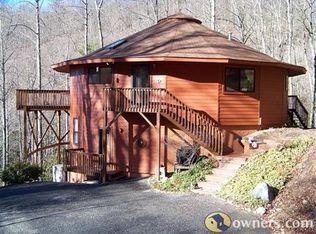 21 Red Oak Forest Ln, Fairview, NC 28730