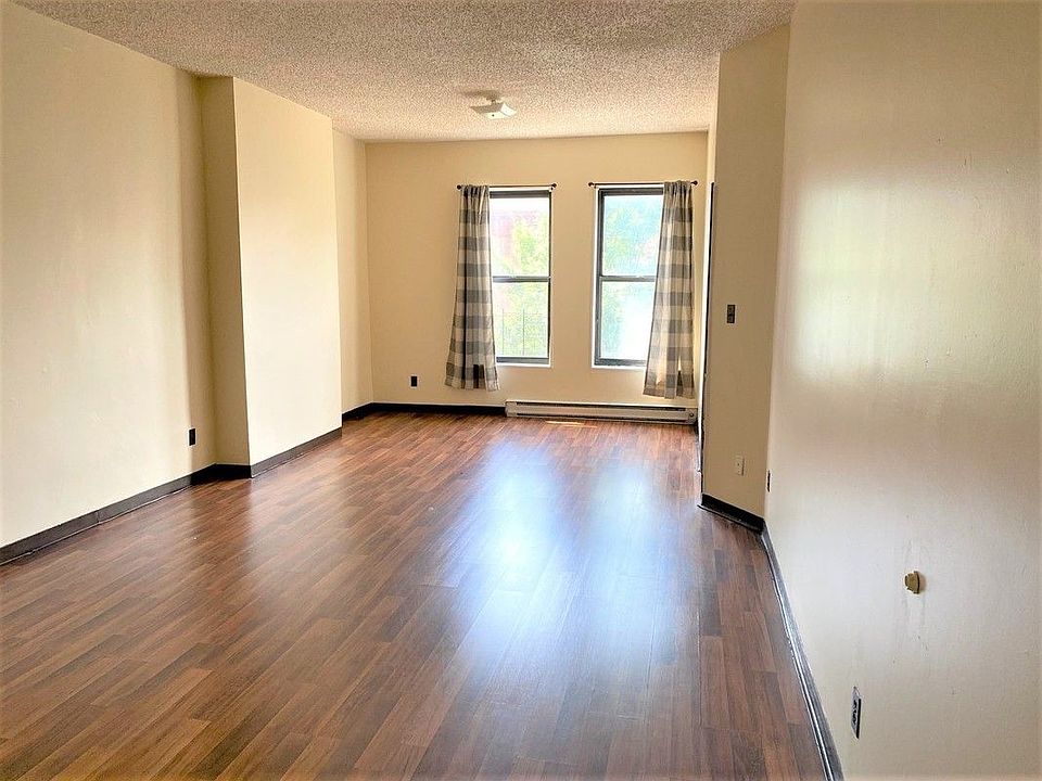 1st image of 645 Rogers Ave #3