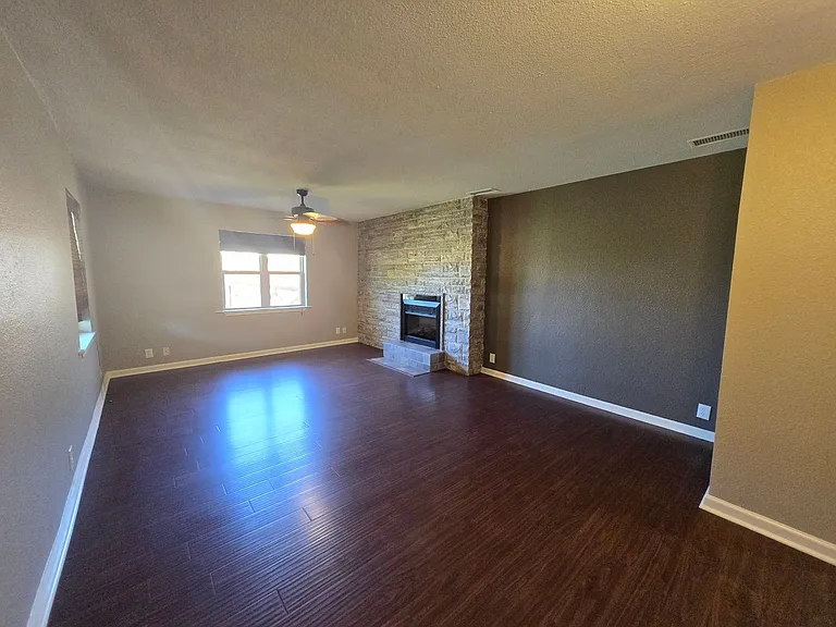 1049 Summerplace Ln — Photo 55
