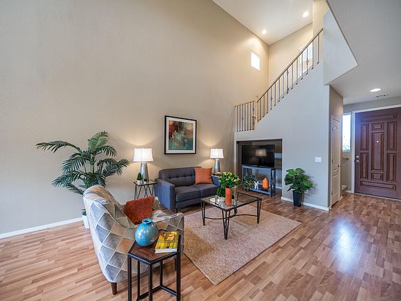 4th image of 2214 W Carolina Dr