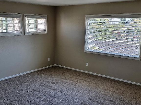 4th image of 110 Mission Dr #B