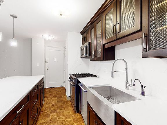 5th image of 4525 Henry Hudson Pkwy W #208