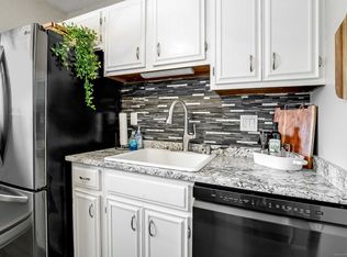 11 Riverview Dr #11, Bridgeport, CT 06606