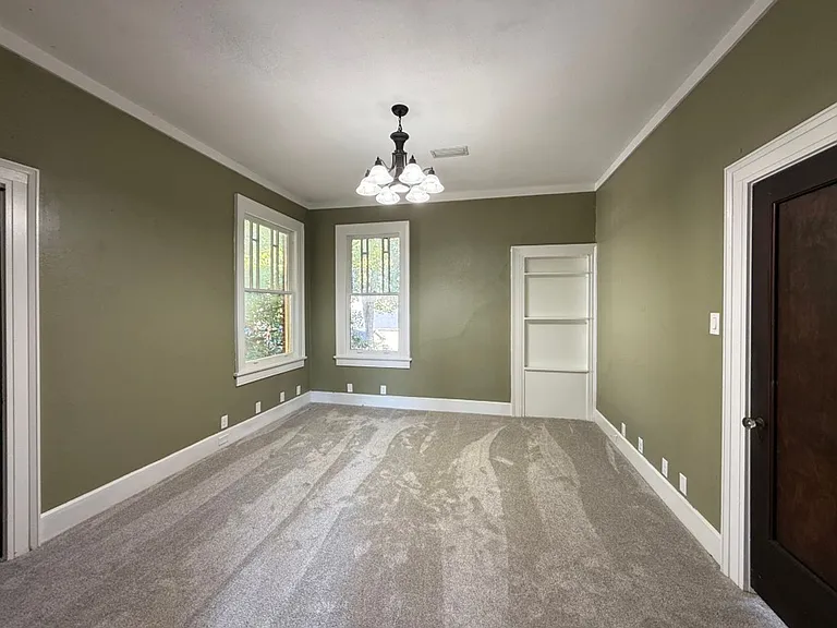 551 E Boswell St — Photo 8