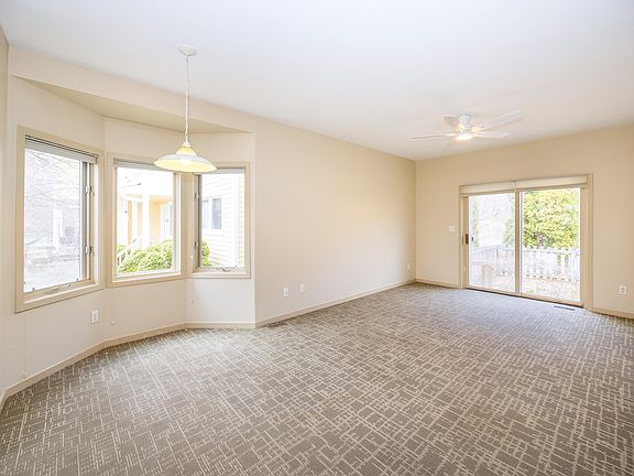 3rd image of 424 Little Lake Dr APT 26