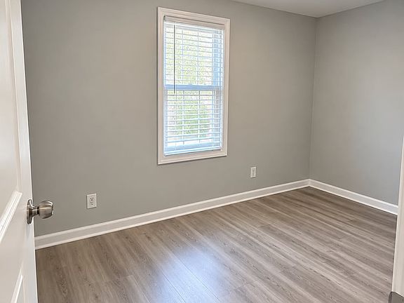 4th image of 248 Governor St