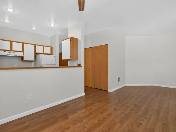 Crown Hill Court, 9514 8th Ave NW #103, Seattle, WA 98117