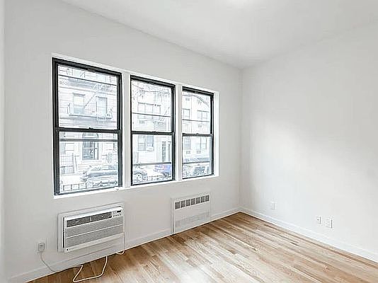 3rd image of 316 E 90th St #2H