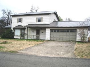 520 W 11th St, Wewoka, OK 74884
