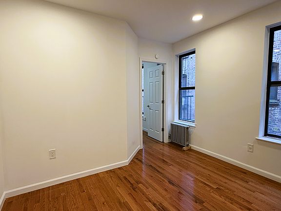 3rd image of 1274 1st Ave APT 16