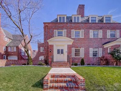 34-23 86th St, Jackson Heights, NY, 11372