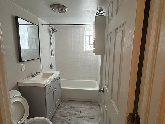 5th image of 602 S 5th Ave Floor 1