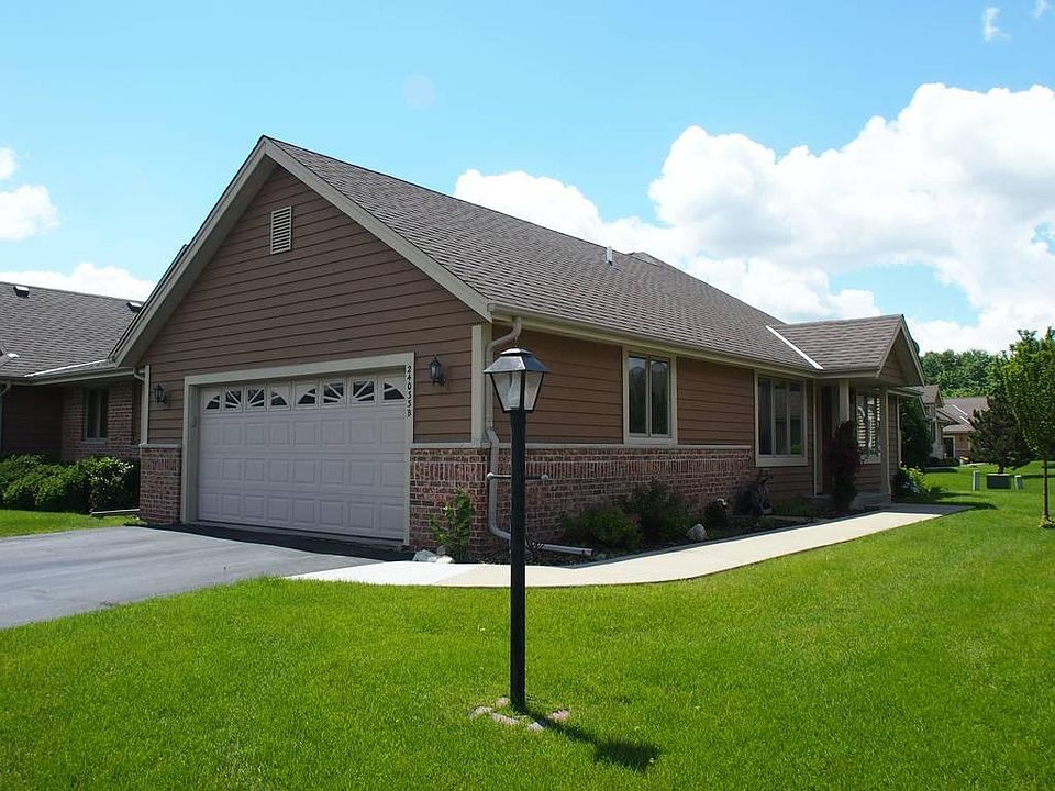 1st image of N24W24033 Brandon Oaks Dr