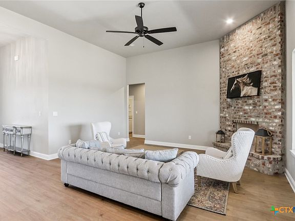 5th image of 4007 Aerie St