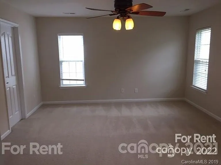 17418 Westmill Ln — Photo 11
