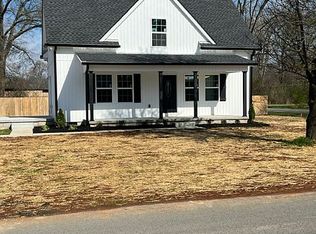 415 E Decherd St, Tullahoma, TN 37388