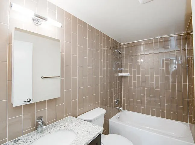 1430 W — Photo 8