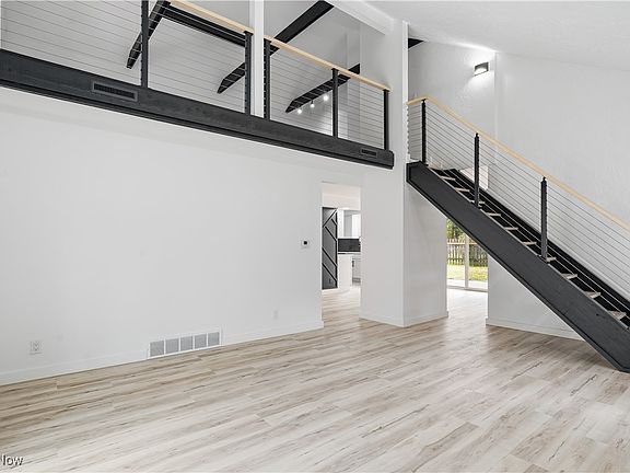 4th image of 4911 Washington Ave