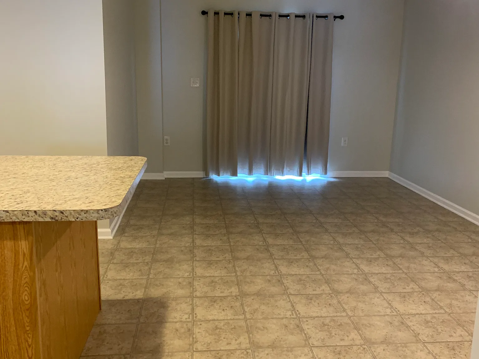 3 bed, 2.5 bath, 1488 sqft, $1,800 — Photo 4
