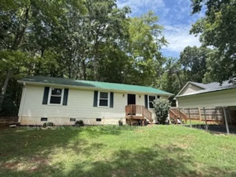 935 Country Place Rd — Photo 1