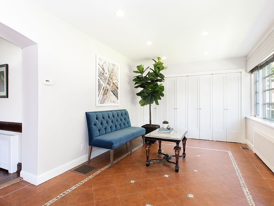 1st image of 160-18 Powells Cove Blvd
