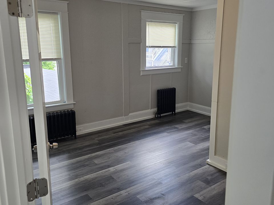 1st image of 491 Maple St APT 11