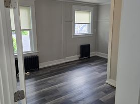 491 Maple St, Manchester, NH