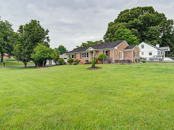 2nd image of 102 Shenandoah Dr